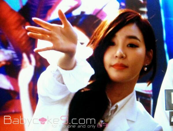 [PIC][14-03-2014]SNSD xuất hiện tại buổi fansign cho "Mr.Mr." vào tối nay  BisGu2tCAAAyCFi