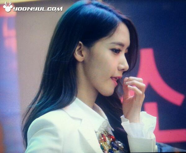 [PIC][14-03-2014]SNSD xuất hiện tại buổi fansign cho "Mr.Mr." vào tối nay  BisOvU7CAAEdc8R