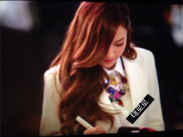 [PIC][14-03-2014]SNSD xuất hiện tại buổi fansign cho "Mr.Mr." vào tối nay  BisRZ7tCUAISK7H