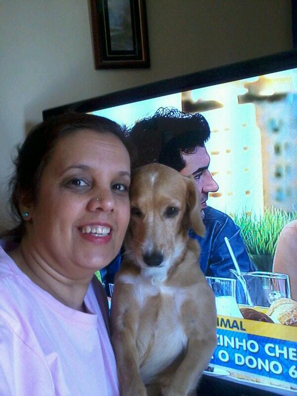 debypanda's tweet photo. @pgmhojeemdia  Eu e a Aisha assistimos todos os dias e somos fã do Paçoca, bjs a todos do programa #HojeEmDia http://t.co/ChmkoDbePw