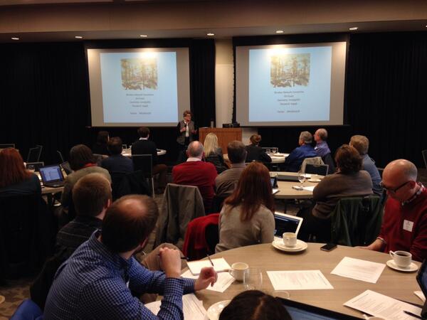 ekunnen's tweet image. Lee Van Orsdel, Dean of @GVSUlib @GVSU kicking off the Mid-MI Digital Preservation meeting. #MidMichDP