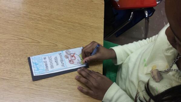 CortMoni013's tweet photo. K013 coloring their very own book mark for our reading celebration! #ps1xhhp http://t.co/8JDdbr4lNf