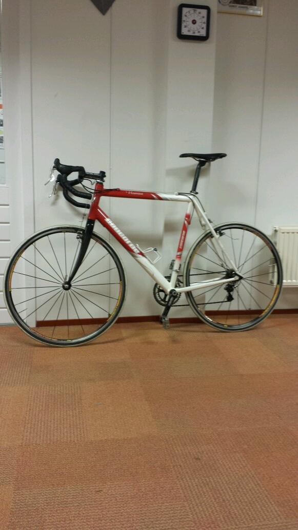 frankvrooijen's tweet photo. Op deze fiets (dank @arculysses) ga ik op 5 juni omhoog bij @alpedhuzes samen met collega's van @TopsportAdam. http://t.co/V2uCLPUpJe