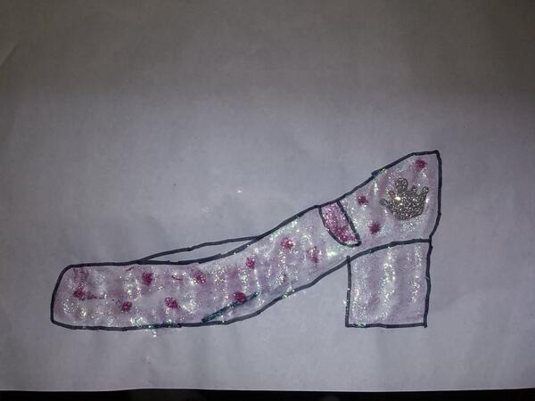 Wie heeft volgens jou de mooiste tekening? Stem mee op facebook.com/pages/Am%C3%A9…
Tekening 5 is van Sharon
