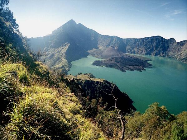 Johan_EPS's tweet photo. hahahaha gunung rinjani. pemandangan yang bagus. http://t.co/tdz0APSVeQ