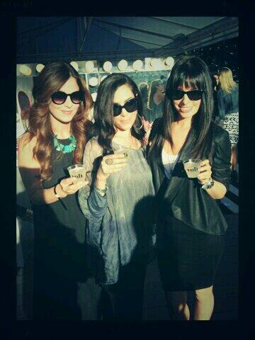 Voli305Vodka's tweet photo. Beautiful crowd enjoying #Voli drinks at #EXPRunway @ExpressLife @raleighhotel #Voli #smooth #french #vodka http://t.co/JBXIMajOL9