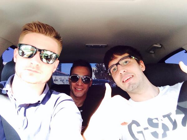 mendoza_malejan's tweet photo. Rumbo a Valencia @danif93 #Escuin #Kike #FALLAS2014 http://t.co/eILe3XCTub