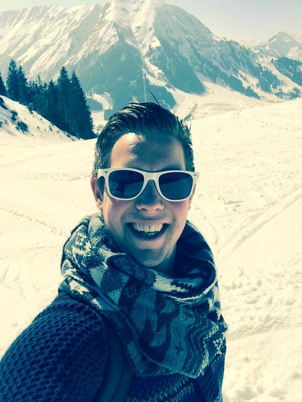 Rutger_O_'s tweet photo. Selfiee vanuit Oostenrijk. Skiën met 15 graden en een strak blauwe lucht http://t.co/dd57HmImpG