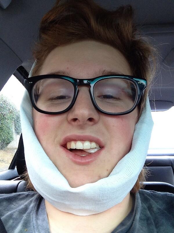 jumboshrimpking's tweet photo. adios wisdom teeth #wisdomteeth #surgerycomplete http://t.co/VkBlUVIiCC