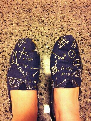 SarahMc713's tweet photo. Geometry Tom's to celebrate #PiDay #nerd #Toms #3.14 http://t.co/Em828WRQcT