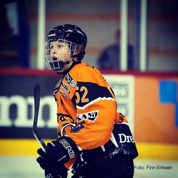 nilsfuglesang's tweet photo. Ohh it's playoffs👍 http://t.co/Y2pGk4qdpm