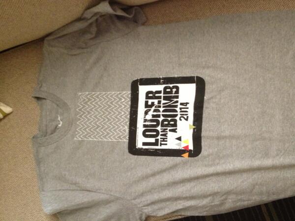 bluapplePoetry's tweet photo. LTAB swag! #LTAB2014 @YoungChiAuthors @JTFoundation99 @LTABFLA @OmariHardwick @JasonTaylor http://t.co/NrnKPIprEX