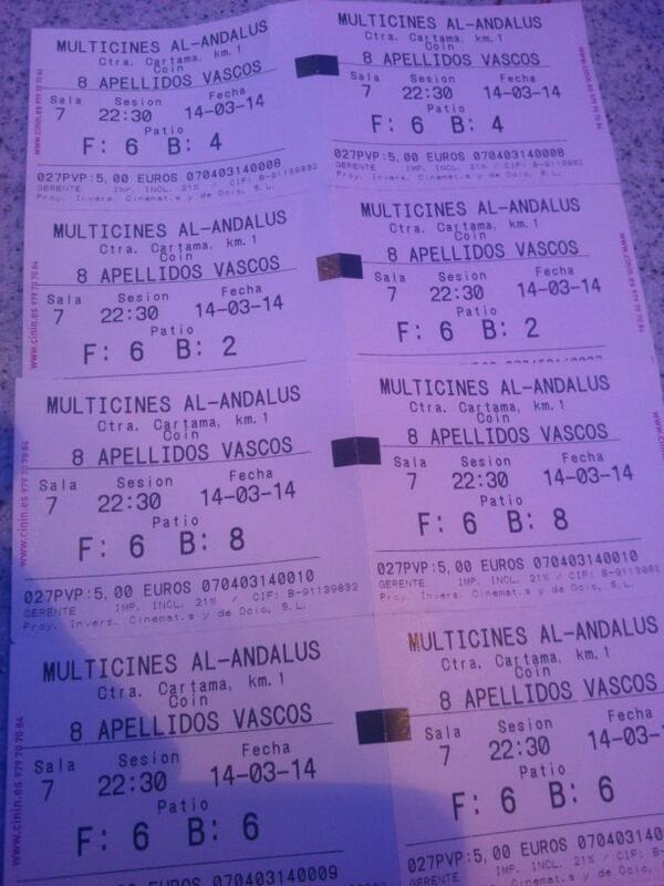 Belen_GarGo's tweet photo. Listos para ver a @DANIROVIRA #8apellidos vascos con @DebyRabaneda @Raquelm_g @jlcast87 que ganitas :) http://t.co/zOVBmZF2M9