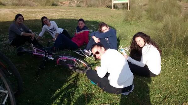 AnabelTorero6's tweet photo. Buen cansancio el de hoy, me habéis matado @MartaEnebral @MartaMonteroR @SARA__GM @Dianamagrocaro :'( http://t.co/VudsnyCWW7