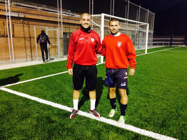 sergi_vargas's tweet photo. [FOTO] El @CECanyelles atravessa el millor moment. En imatge, dos dels seus fitxatges: @jlcasillas11 i @Albert_Jaen http://t.co/6pZbQCq78n