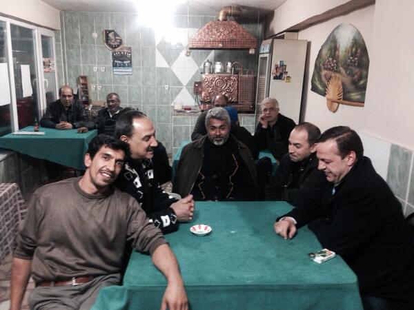 azkilavuz's tweet photo. Lüleburgaz Kuştepede dostlarımızla seçim çalışmamız devam ediyor. http://t.co/3vY4trrsEA