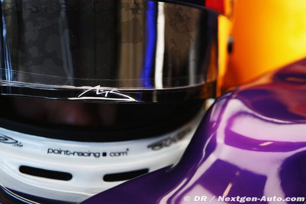 piusgasso's tweet photo. Sebastian Vettel pega un adhesivo de Michael Schumacher en la visera de su casco en apoyo a su amigo y compatriota. http://t.co/cv4xxKRyz3