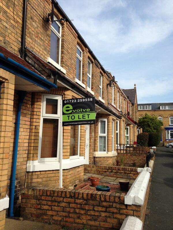 EvolveLettings's tweet photo. Properties similar to this urgently needed, landlords call Carl on 259558, we have good potential tenants waiting. http://t.co/toq1lnsLdn