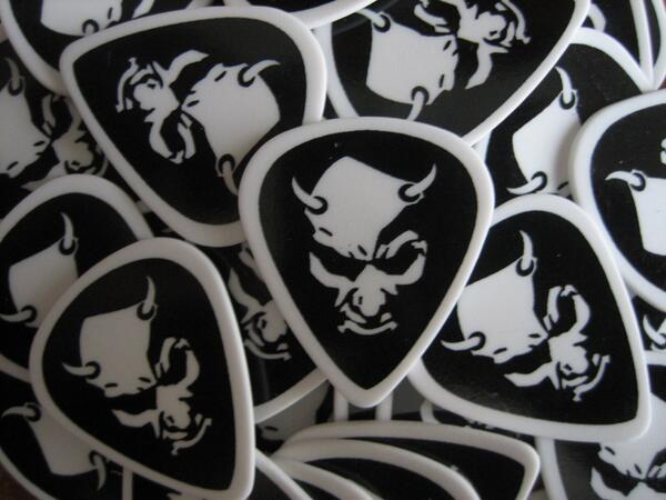 Fallen_Munk's tweet image. New guitar picks arrived from Clayton USA! #hornydevil #fallenmunk #claytonusa #guitarpicks facebook.com/fallenmunk