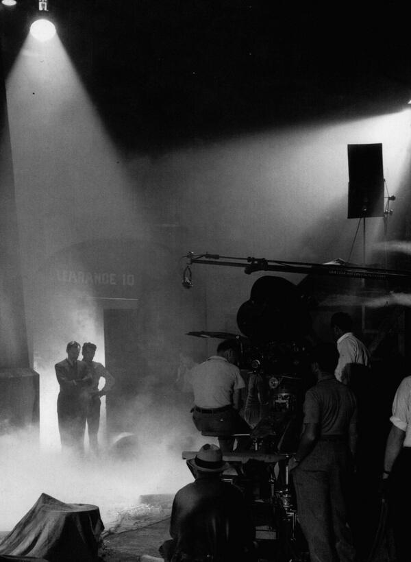 CCinephilia's tweet photo. Making an early film noir classic: Henry Fonda, Fritz Lang, &amp; crew on the set of You Only Live Once, 1937. http://t.co/LxYpNm2Jz0