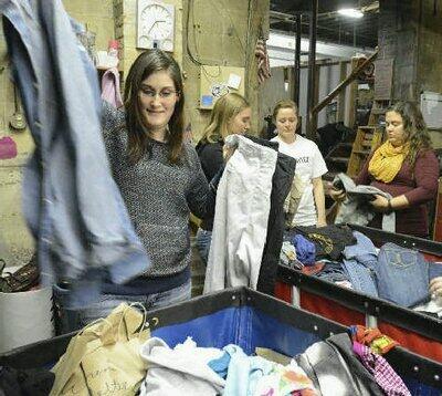 CathieRowand's tweet photo. Video @JGfortwayne spring break spent learning about service @UWACIN.  http://t.co/KQCExK2yPR http://t.co/LVQkLr8k6D