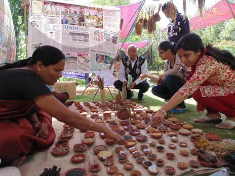 hereissimone's tweet photo. #Biodiversity showcased at 2014 #Delhi #Seed Festival by @Devinder_Sharma cc @BioDivPark @BDoorn @BioversityInt  http://t.co/kH8O4fSoBg