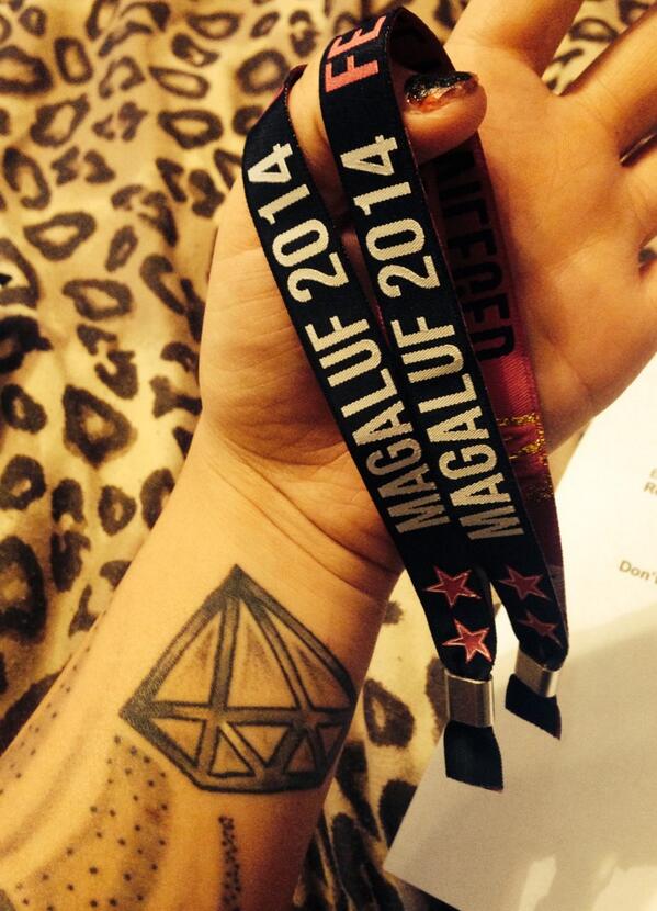 Rosiedevlin's tweet photo. Wristbands are here! Yay! @NatalieDimery @Magaluf2014_ #magaluf2014 😁😁👍☀️ http://t.co/ctnGEal7UJ