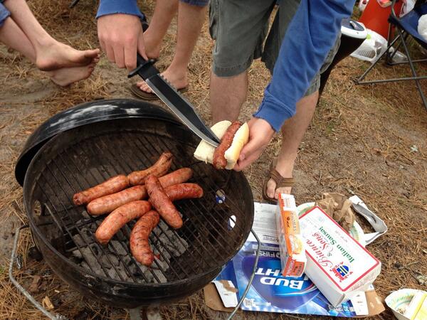 tokeytime's tweet photo. @RealCapeHippie @4wightboys @cjmadi123 that's a knife http://t.co/2lhOGfXTcO