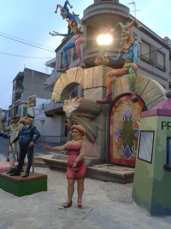 MigueSanz6's tweet photo. Ya la tenim planta!!! #falles14 http://t.co/hUUAto0G2k