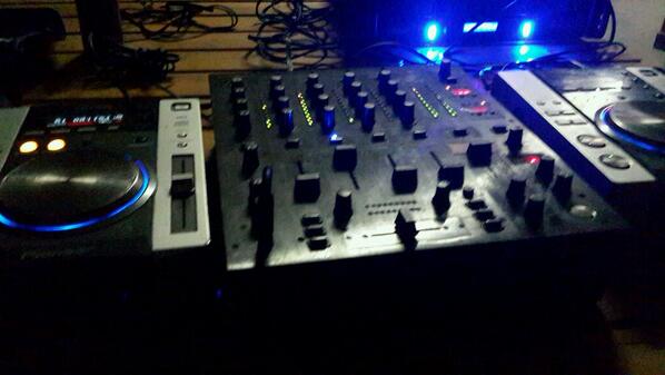 DjShonTee's tweet image. Now rocking #FreshersBash at Mpumalanga University ..kusazoba mnandi