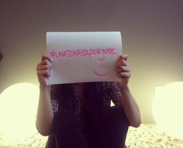 #UnaSonrisaPorJose 
Si se prenden, aceptamos todo tipo de sonrisas. ;)