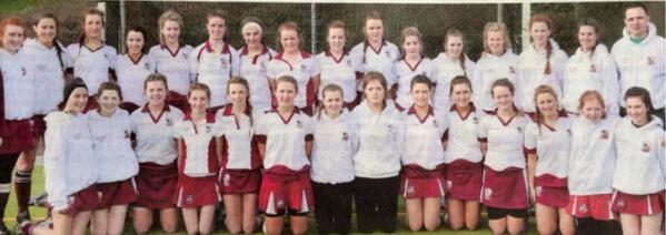 ruthstaunton12's tweet photo. @kylagillen @mollwynne @BolgerAoife @_laoisef_ @EmmaGoaley  @JesSeniorHockey @kt1597 and all the other gals ❤️❤️❤️ http://t.co/iDsIpxlM8g