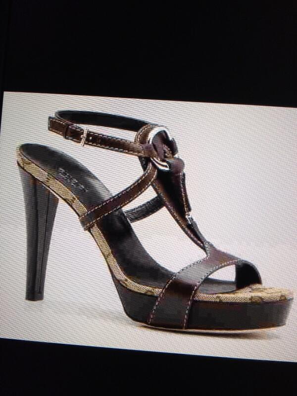 TinyDior's tweet photo. Gucci http://t.co/WXXieM23xK