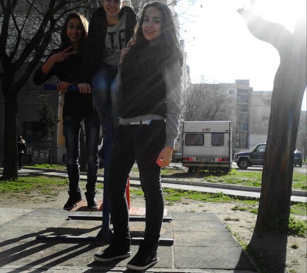 NadiaBodurska's tweet photo. Friends http://t.co/unqZ9Q7rTV