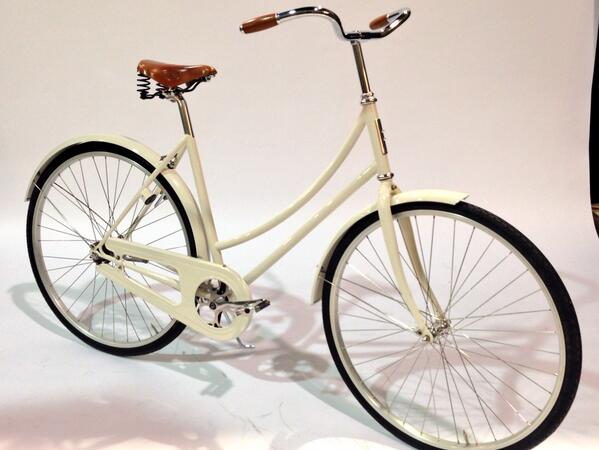 MiaKohout's tweet photo. Custom ladies touring bike straight from Copenhagen #bikestyle #nahbs14 Cykelmageren http://t.co/JFqvqo02k2