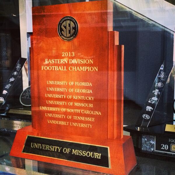 ZavalaA's tweet photo. There's a newer piece of hardware in Mizzou football's trophy case... http://t.co/g1TP9pAHK4