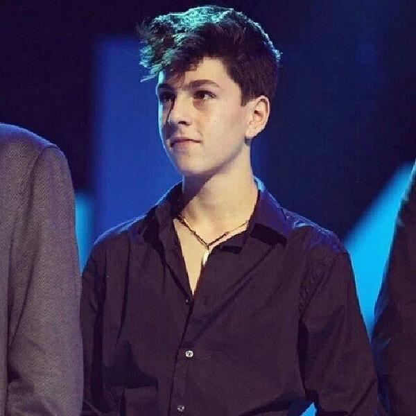 PulserasPaseom's tweet photo. Tirando facha en los premios http://t.co/WGbDaWuhmX