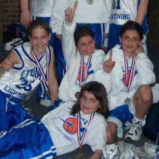 megan_keller4's tweet image. Happy birthday to my best friend!!! Love you @Andie_Anastos have an amazing day🎁🎉💕💙😁 #modeldays #meredithgrey