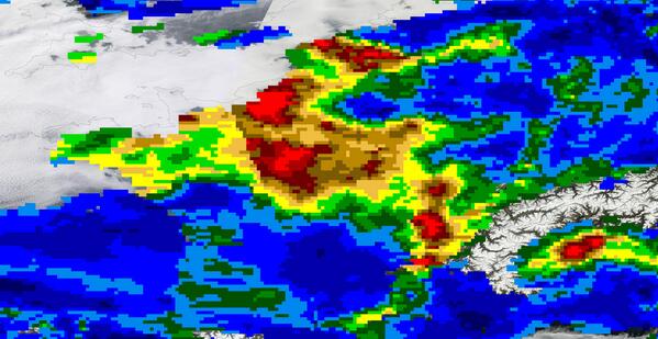 afreedma's tweet photo. Paris gets a taste of Beijing-style smog http://t.co/QuNxp8SIsz Includes the view from space... @yulsman http://t.co/Rka1Y9UQ8a