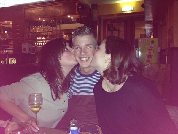 cindyheinen83's tweet photo. Gezellig hapje eten met mijn collega's 😘 http://t.co/NW9s9V0xm8
