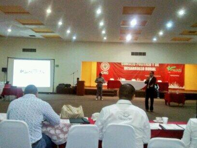 SandyMendezA's tweet photo. En el tema Productivo Roberto de Alba Macías #CPN #VJAenMovimiento http://t.co/4aTf0Cd1DN