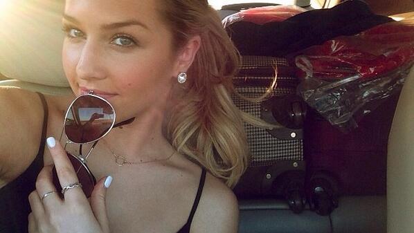 AudrinaJoselen's tweet photo. Absolutely insane last couple days 😖😩😭 finally getting home... http://t.co/pKAeDrHgm7
