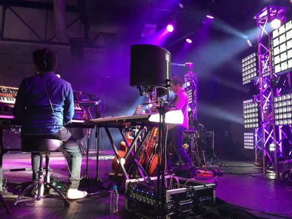 NtokozoMbambo's tweet photo. @loyisomusic 's recording tonight #PowerLoveSound #SideStageShot #BeautifulStage #AwesomeNight http://t.co/rsUhLIJiCn
