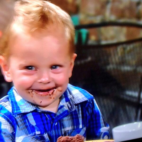 YRInsider's tweet photo. #YR Spoiler Alert: Johnny Abbott LOVES cupcakes!  @CBSDaytime http://t.co/XkryF403Sf