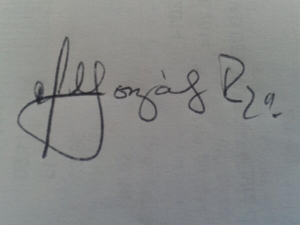 CarlaAnggelli's tweet photo. @Grafocafe mi firma...que te dice? http://t.co/Z5D3eHl5xn
