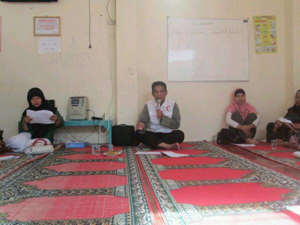 BSMIBali's tweet photo. Ketua BSMI Bali Bambang Widjanarko mengisi kajian "Hidup sehat ala Rasulullah SAW" di MT Darul Huda Denpasar.. http://t.co/U0CxGvfwM8