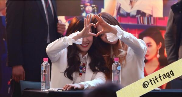 [PIC][14-03-2014]SNSD xuất hiện tại buổi fansign cho "Mr.Mr." vào tối nay  Biu7Z5bCUAAJXHg