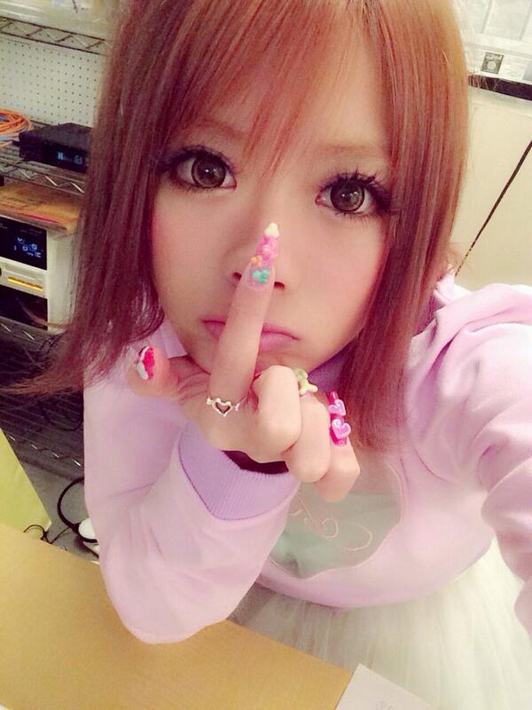 みにゃとっち 小堀美茄冬 V Twitter 髪色どーしーよー その前にいつ美容院行こうかな Http T Co R8zdie9lud みにゃとっち 小堀美茄冬 V Twitter 髪色どーしーよー その前にいつ美容院行こうかな Http T Co R8zdie9lud