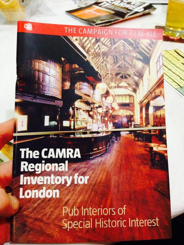 DanLimb's tweet image. Dunnys prize at beer festival #pubinteriors #luckylad 😂