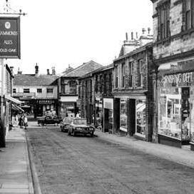 cassuk's tweet photo. @cassuk Paddy's Pub on the left.... http://t.co/ejMGwgsWQJ